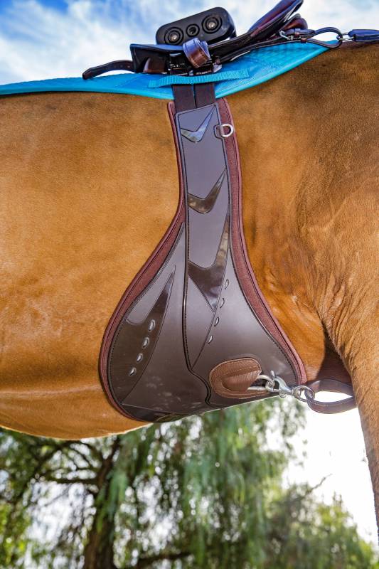 VenTECH Contoured Jump Girth
