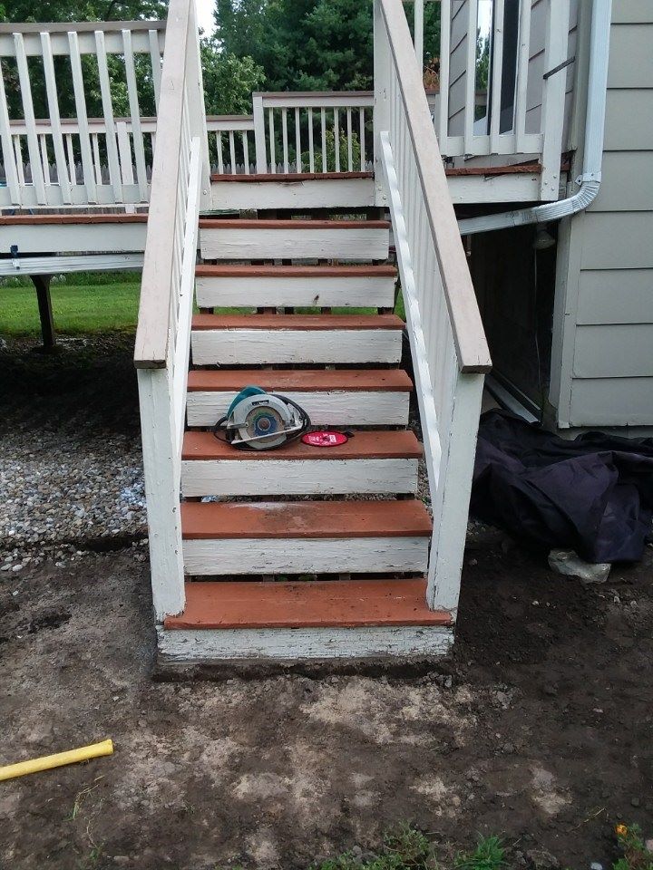 Methuen MA Trex Transcend Build Around AboveGround Pool Professional