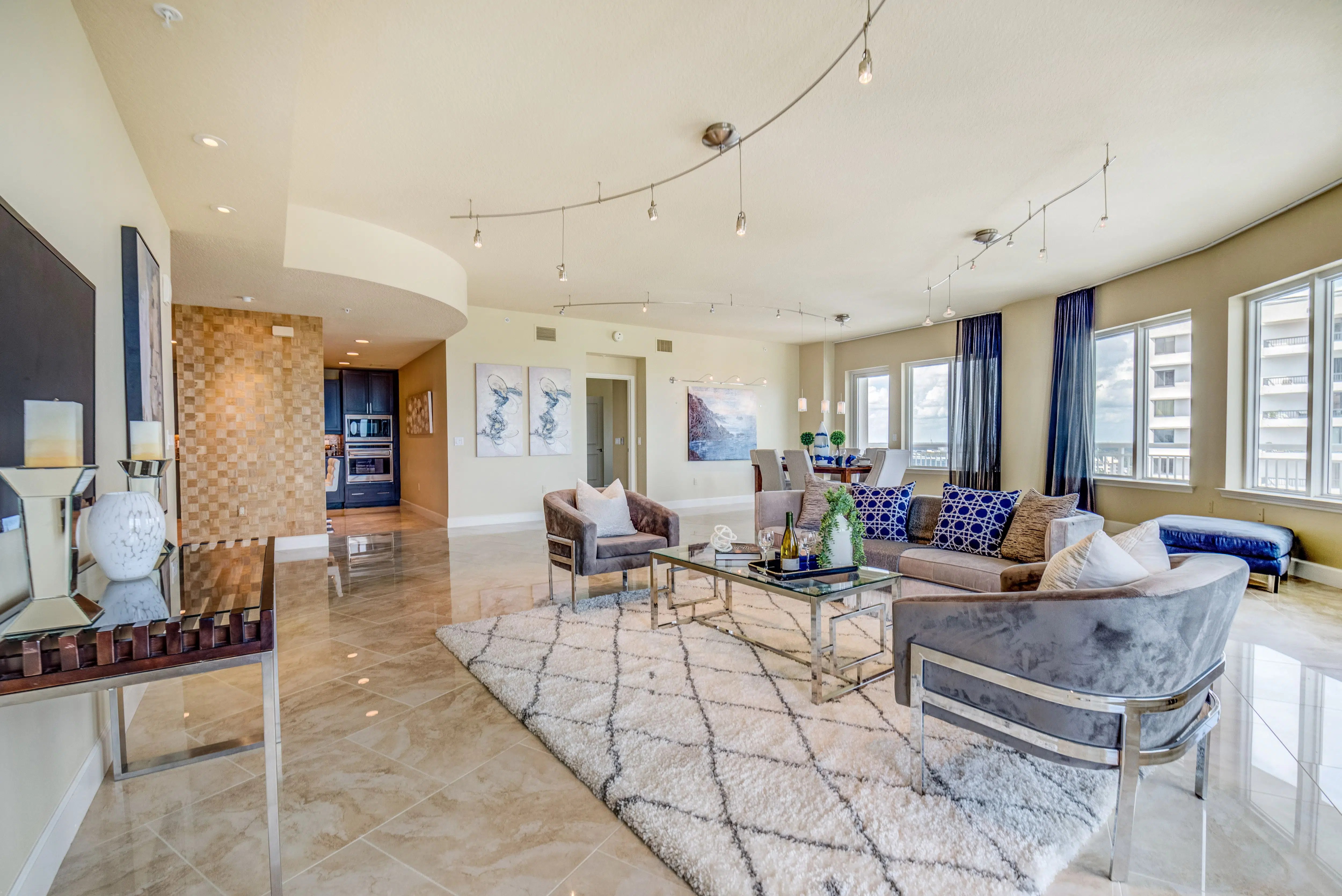 10 Dos and Don'ts of Staging With Rugs MHM Professional Staging