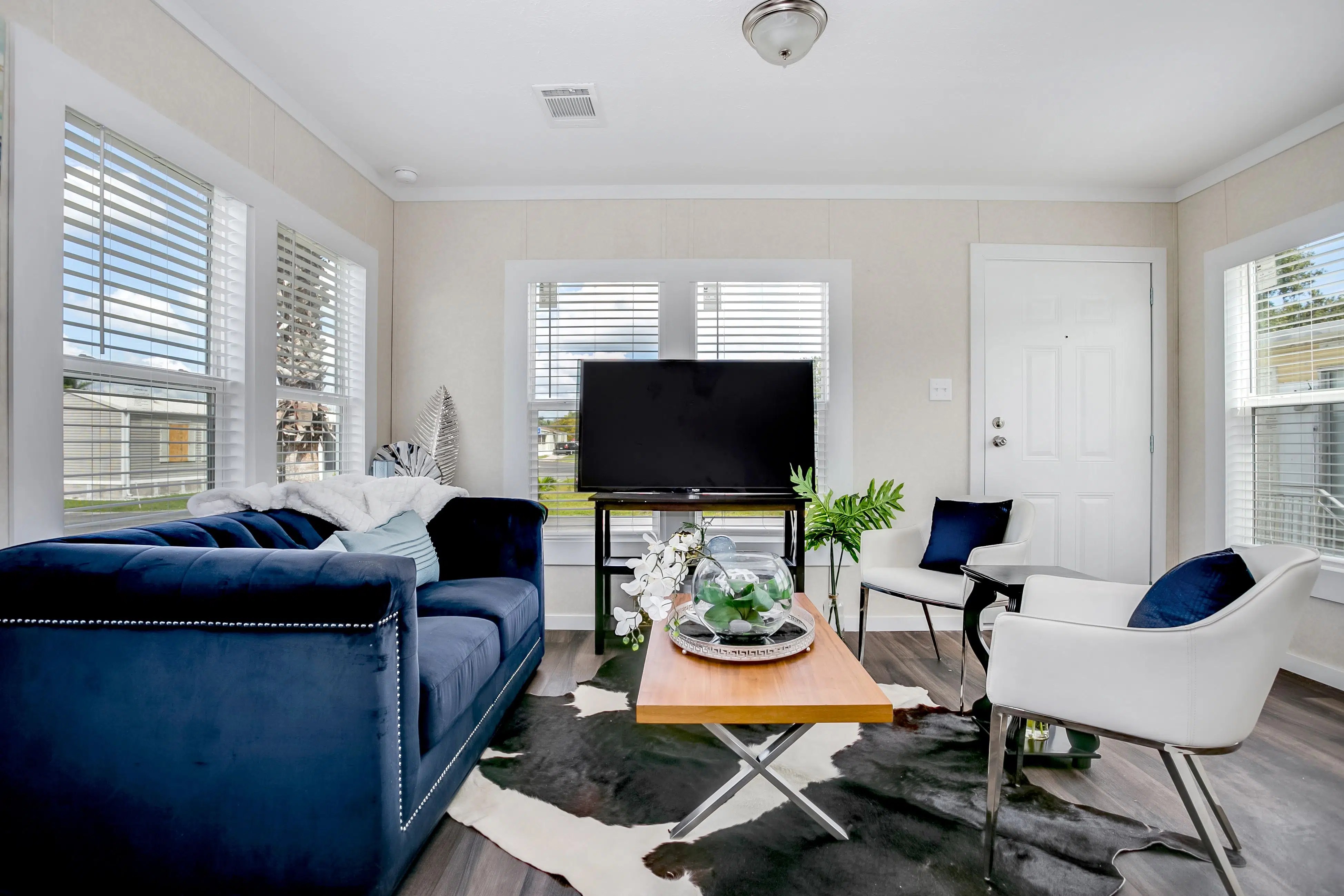 10 Dos and Don'ts of Staging With Rugs MHM Professional Staging