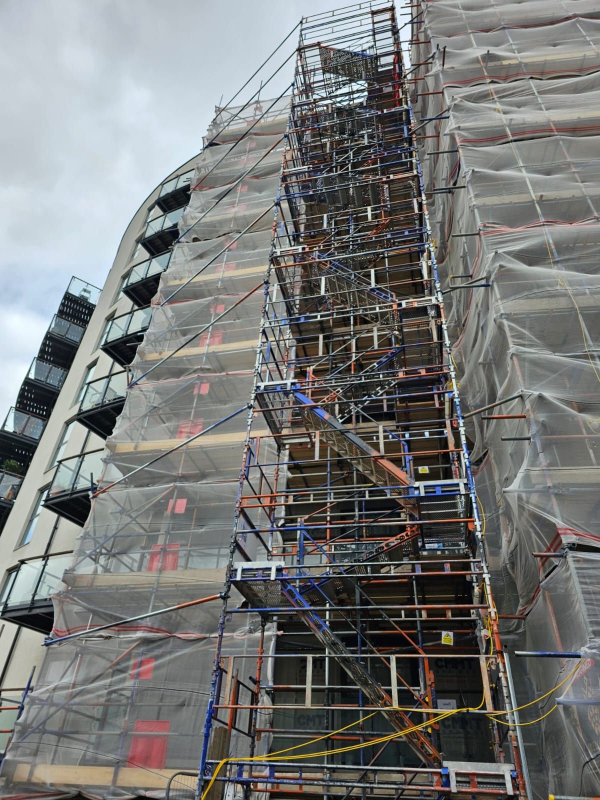 Outdoor Glass Panel Polishing London Profixer