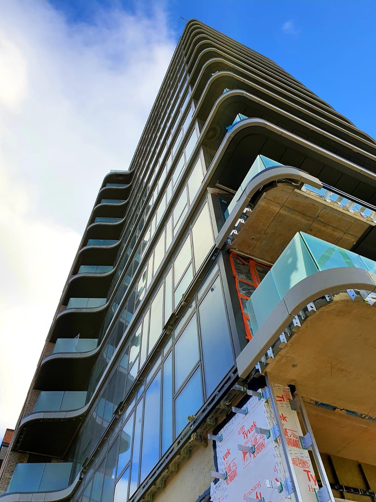 Outdoor Glass Panel Polishing London Profixer