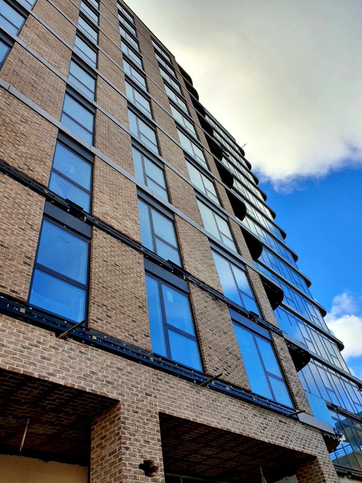 Outdoor Glass Panel Polishing London Profixer