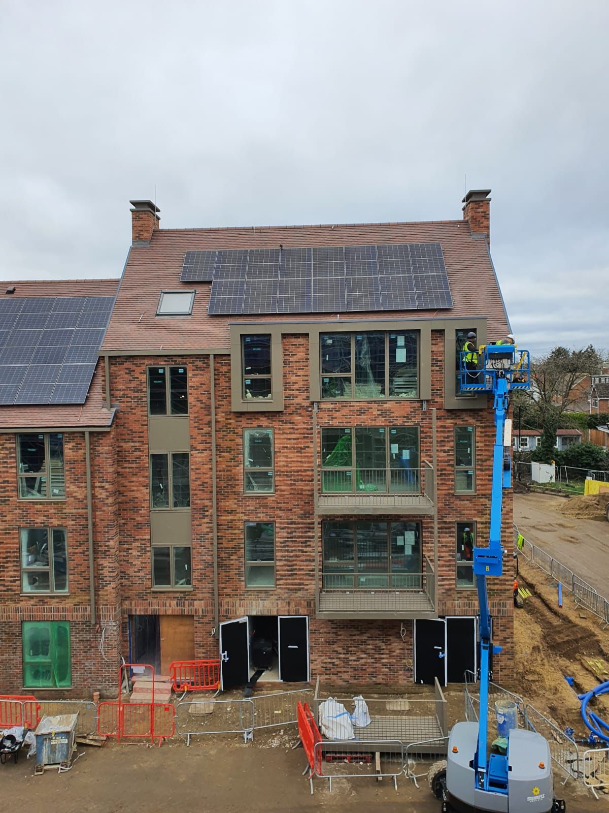 Outdoor Glass Panel Polishing London Profixer