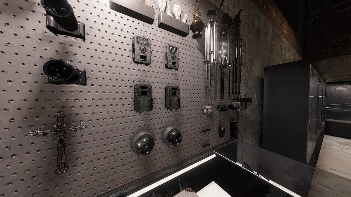 How to use the motion sensor in Phasmophobia Pro Game Guides