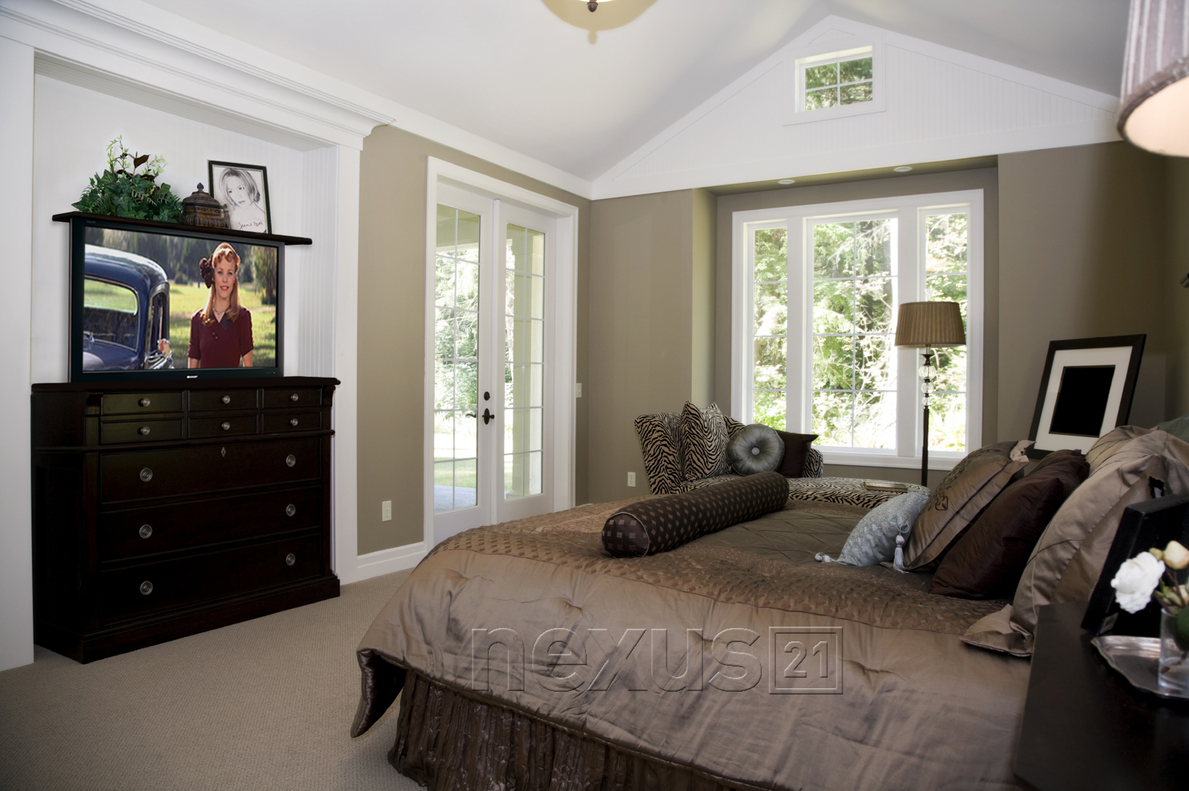 The Positive and Negative Sides of Having a TV in the Bedroom