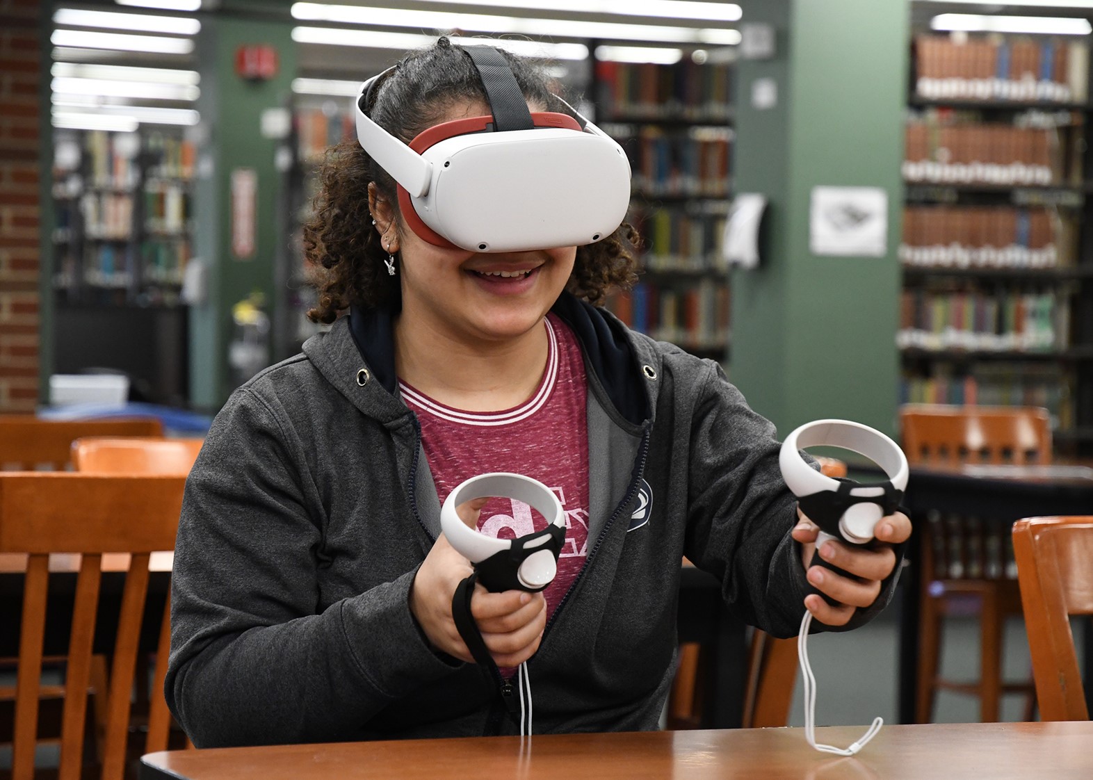 A New Mechanism for Dialogue Virtual Reality Programs in Academic