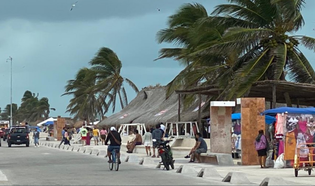 Se inundan calles y malecón de Progreso tras fuerte lluvia ProgresoHoy