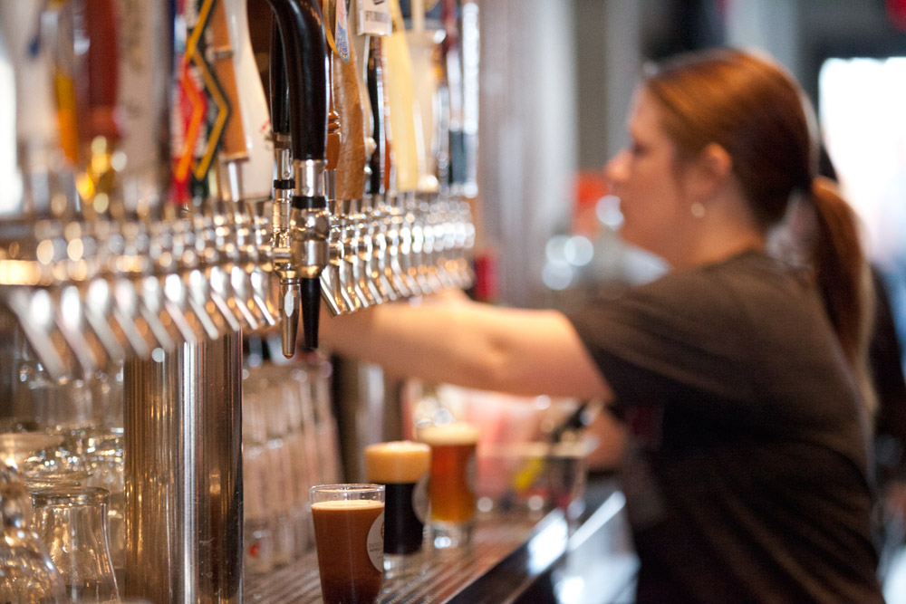 perham services, restaurants, shopping, community center, recreation