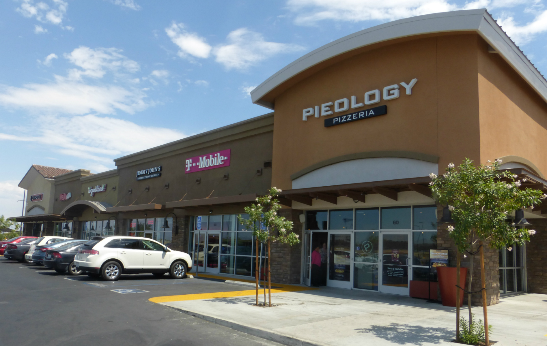 Perris Marketplace Reaches 100 Leased Milestone with Signing of New