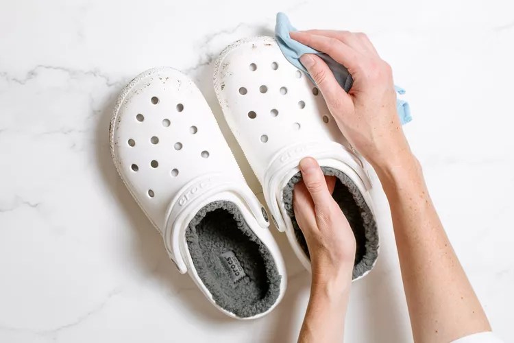 How to Clean Crocs — Pro Housekeepers