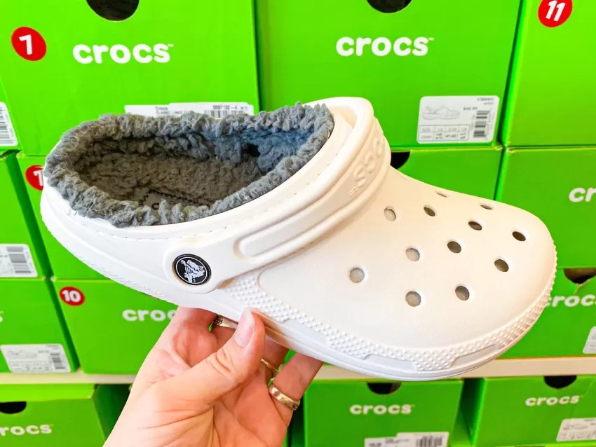 How to Clean Crocs — Pro Housekeepers