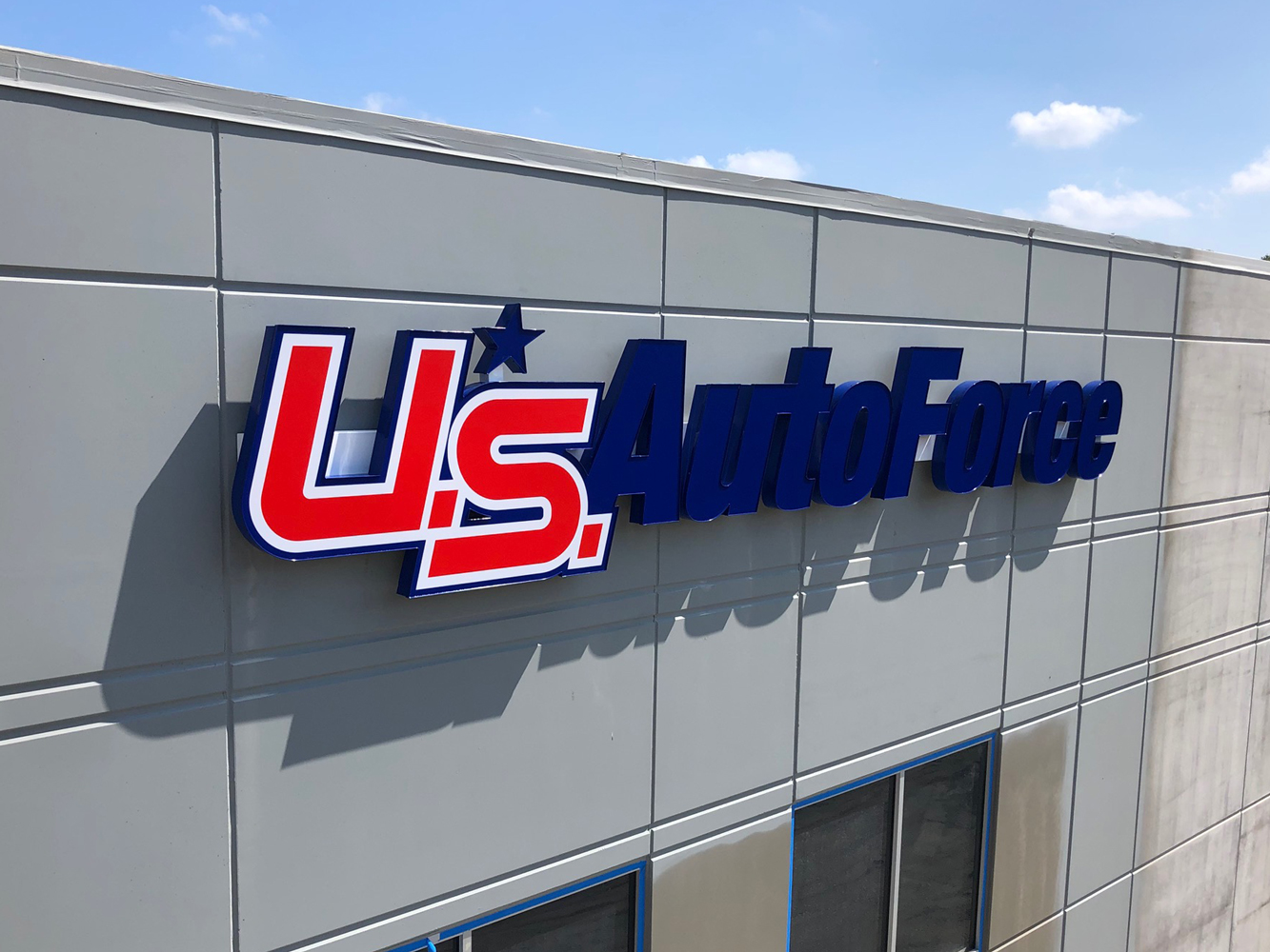 US AutoForce Pro Image Design Traverse City Sign Design, Custom