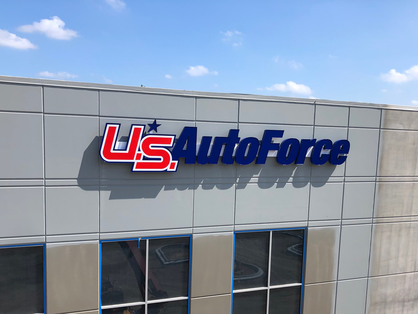 US AutoForce Pro Image Design Traverse City Sign Design, Custom