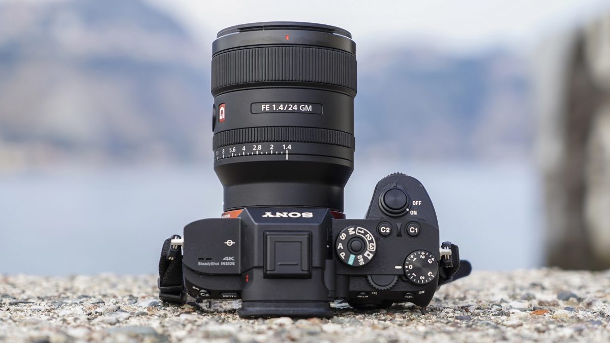 5 Best Zoom Lenses from Sony in 2024