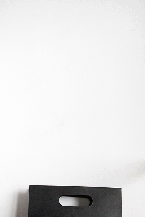 5 Travel Makeup Tips To Keep You Looking Your Best