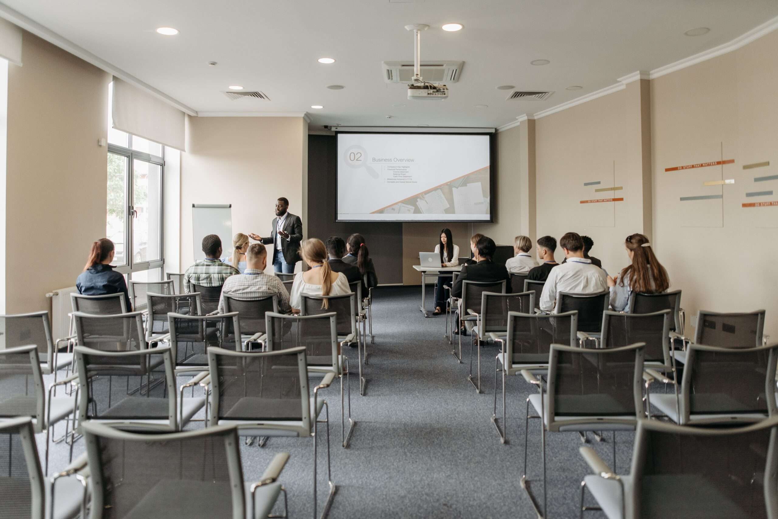 Projection screens for classrooms and educational use