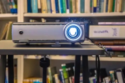 How to Test If a Projector Lamp Is Bad - Projector Top