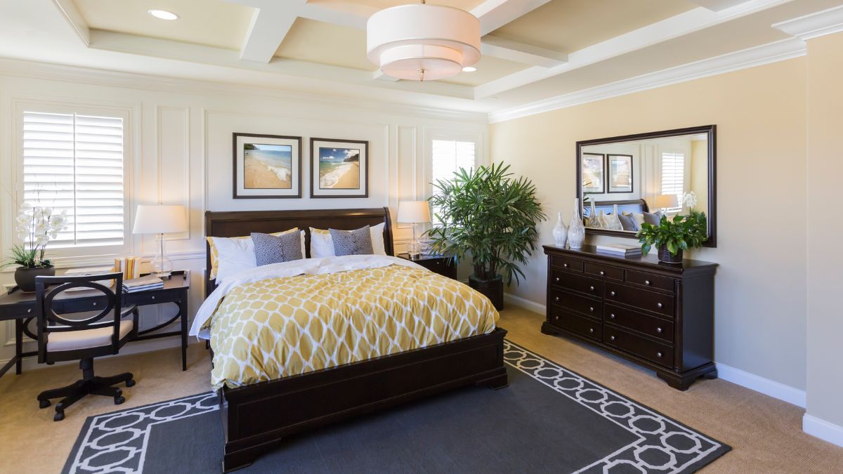 What Is the Minimum Size For a Master Bedroom?