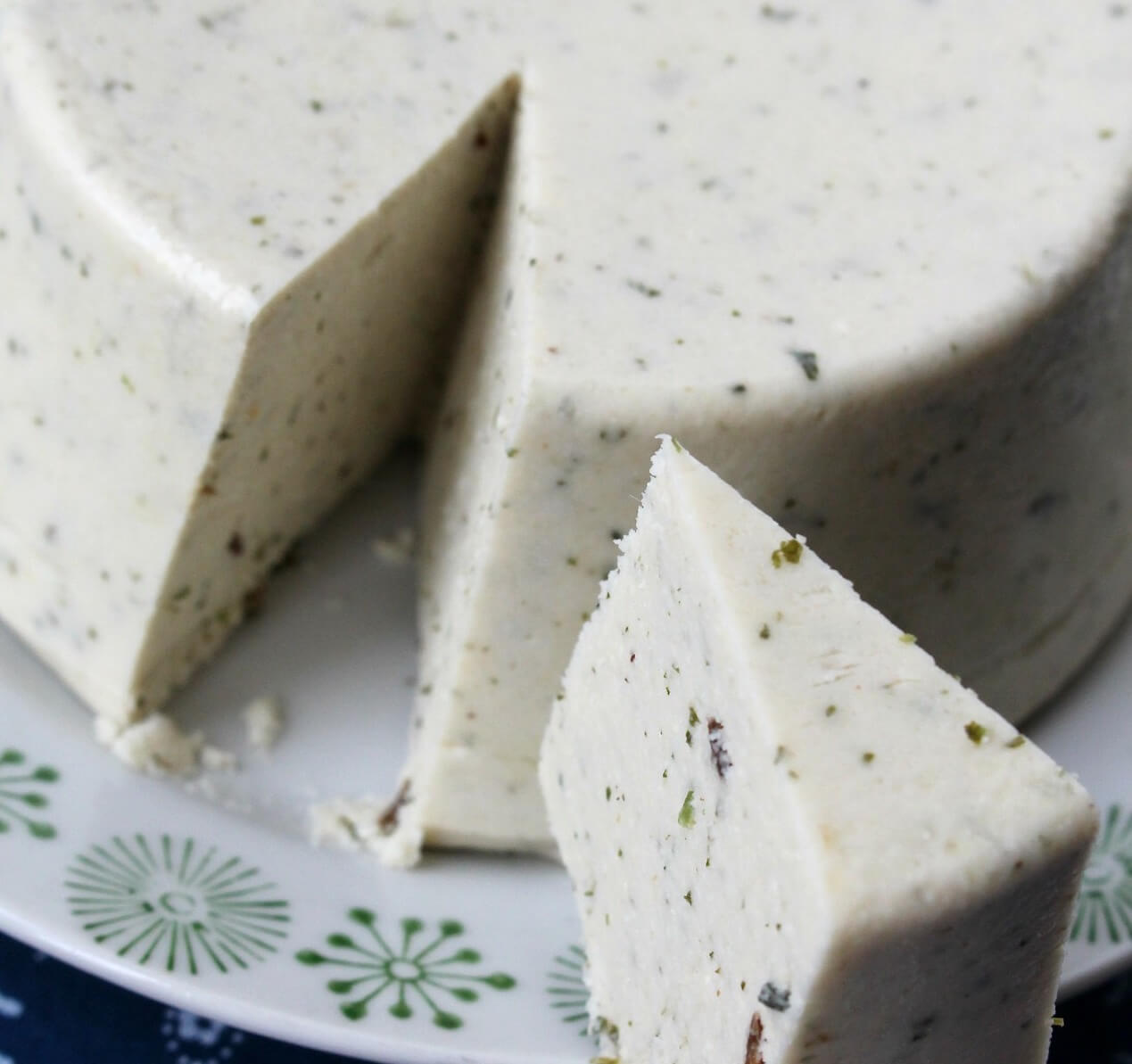 A DEFINITIVE GUIDE TO VEGAN CHEESE Project Wellness Now