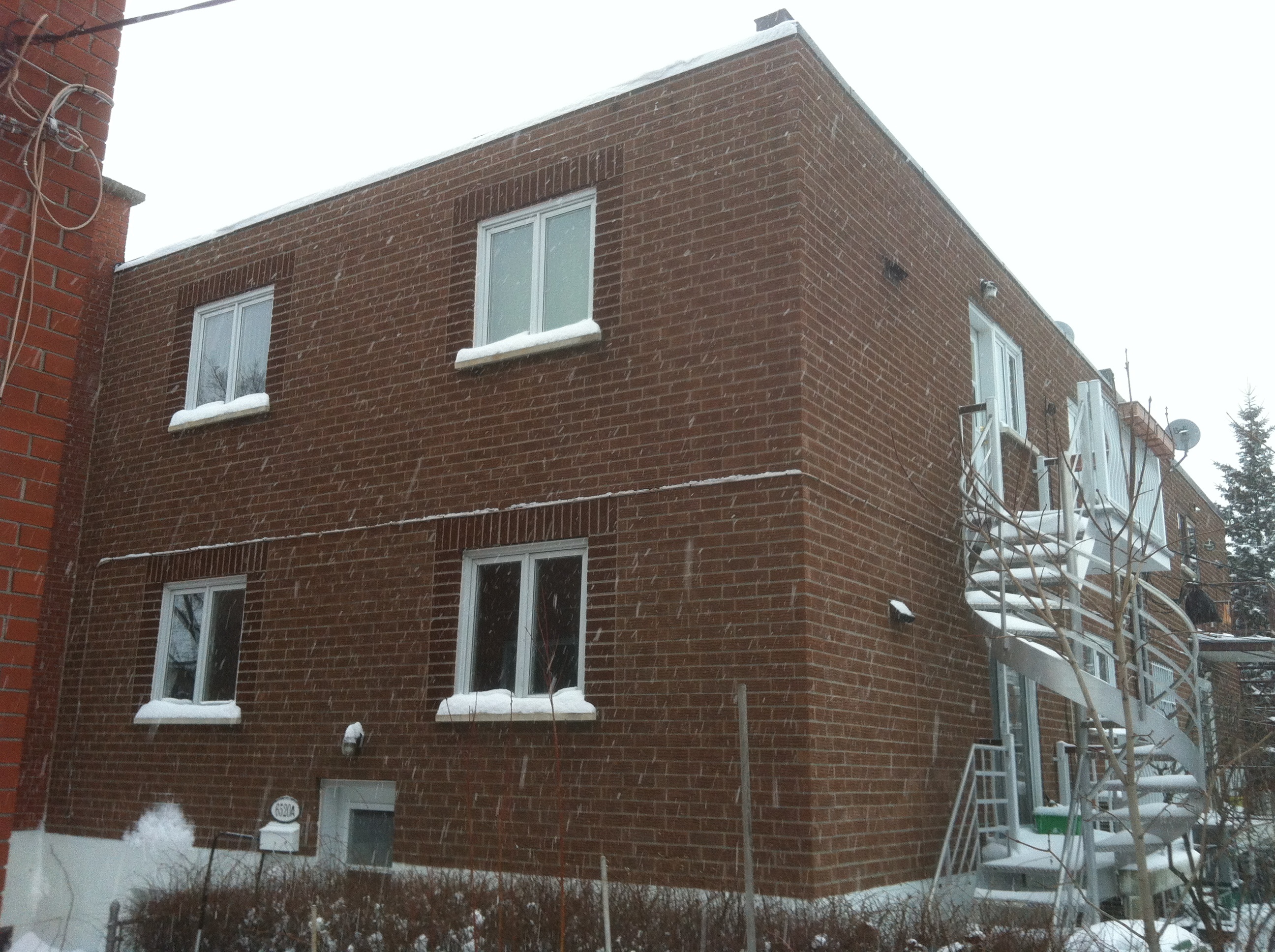 Duplex Privé StLéonard, Montréal Rejointoiement complet et