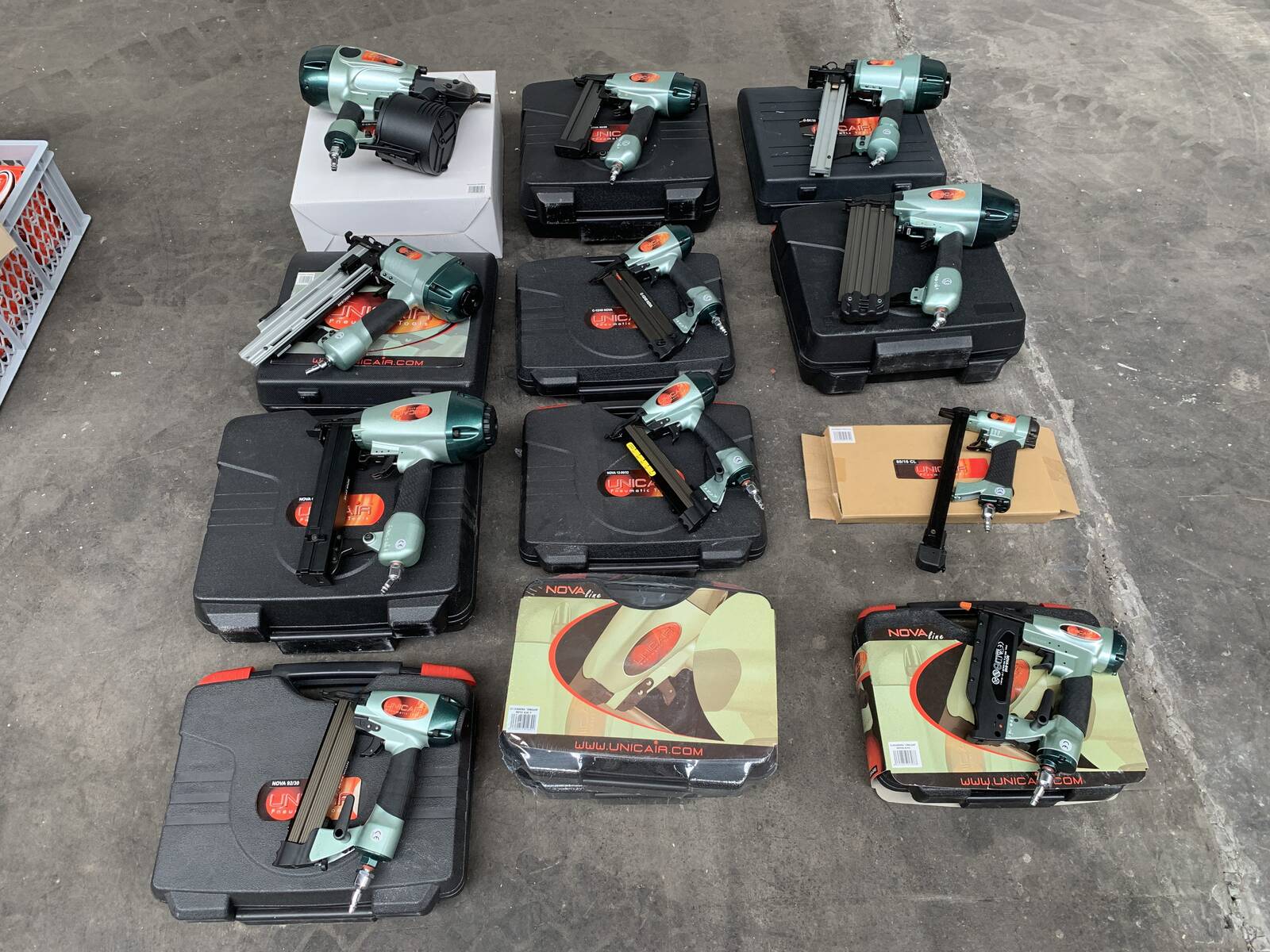 Unicair Compressed air nail and staple guns including nails / staples