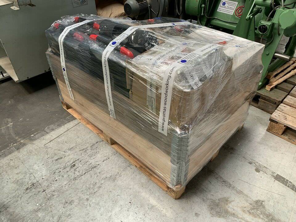 Unicair Compressed air nail and staple guns including nails / staples