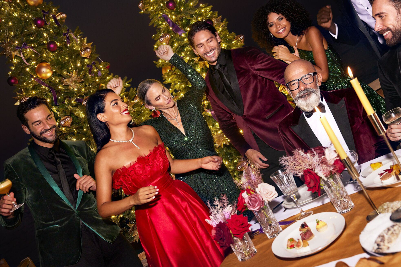 NOMAD at Jumeirah Creekside Hotel The Irish Village Christmas Tree