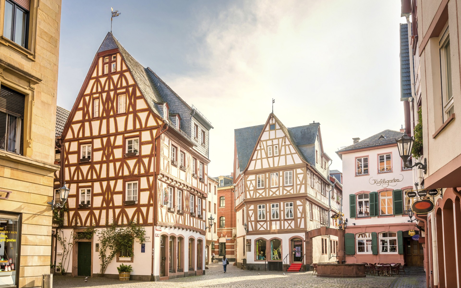 Am Zollhafen Frankfurt Apartments and Flats for Sale in Mainz ProperT