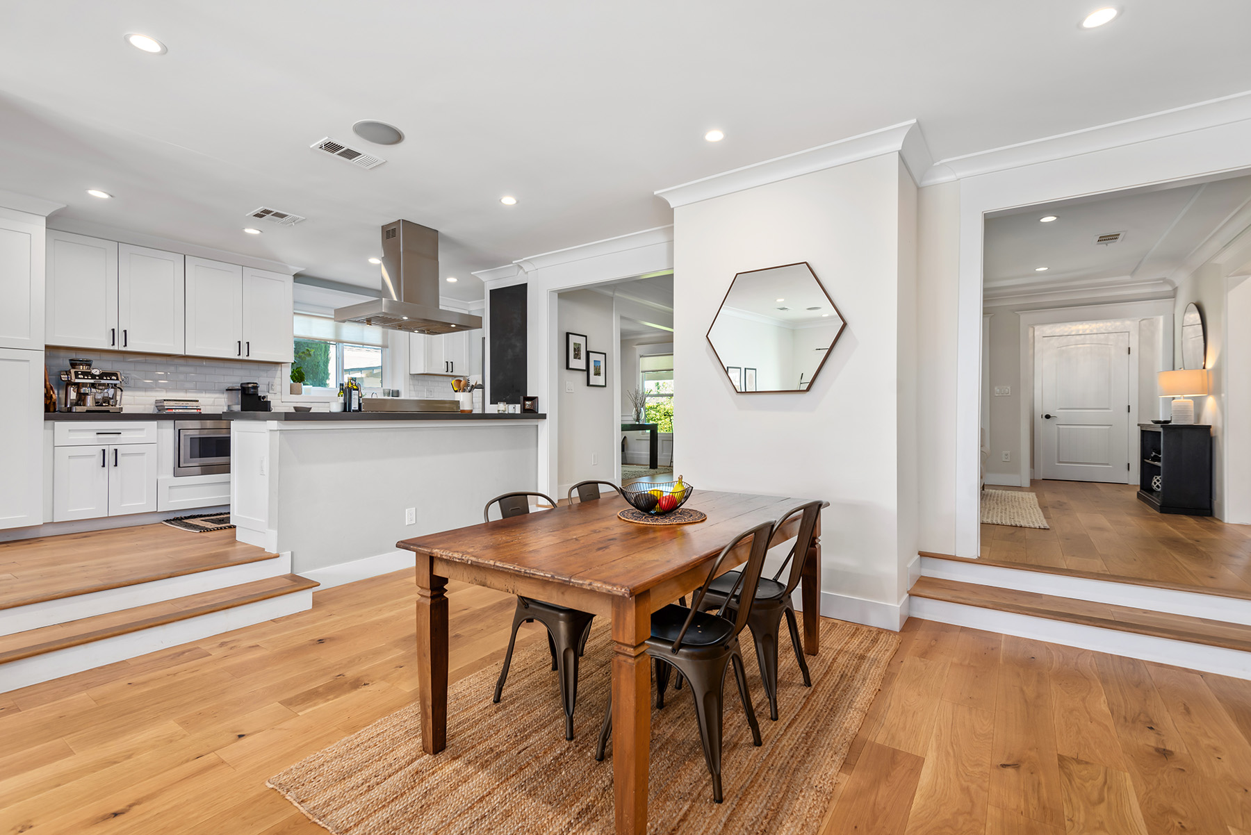 4632 Sunnyslope 2023 Listing forward real estate