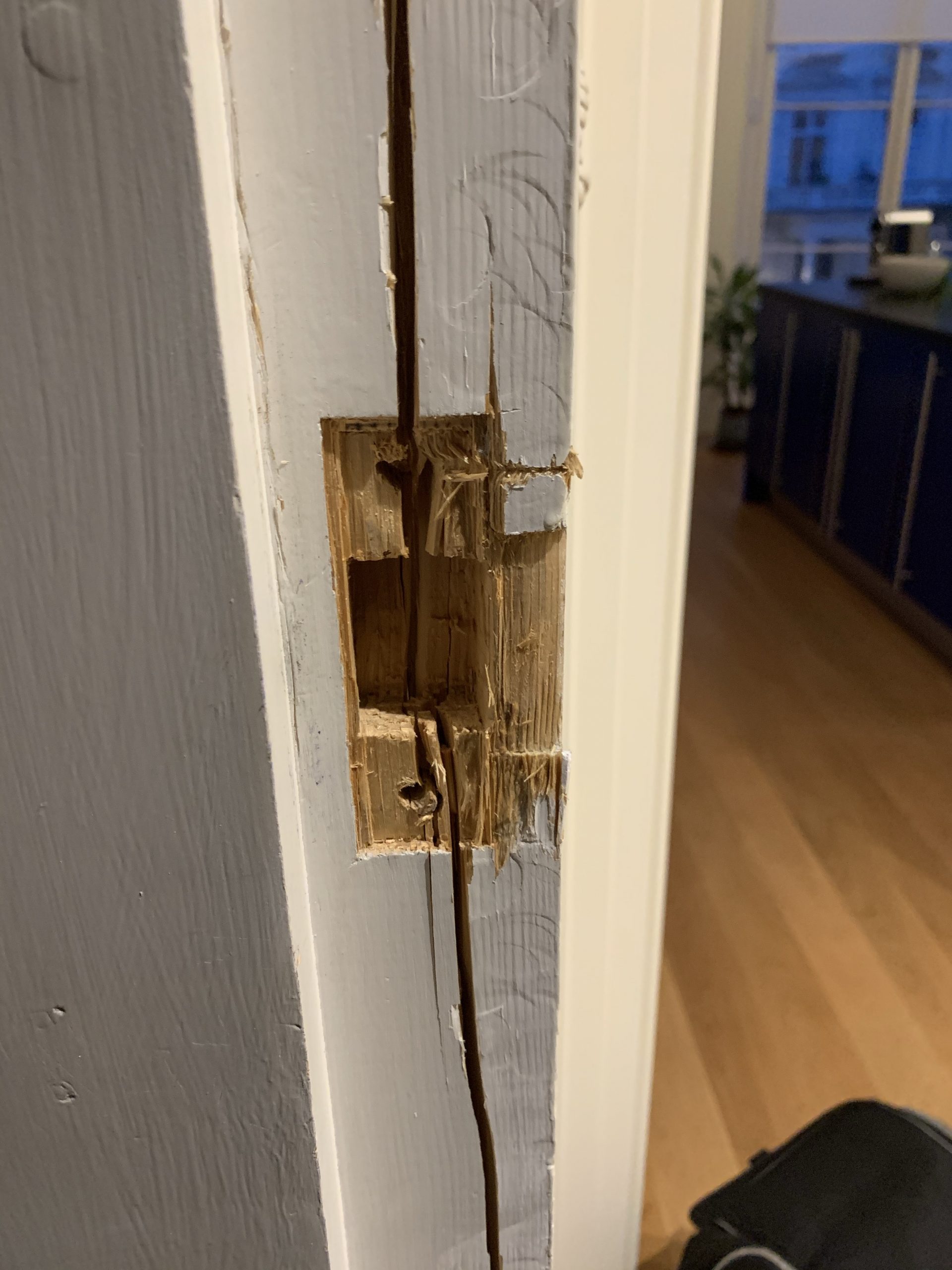 Handyman door damage repair after burglary in Bayswater W2 Queensway