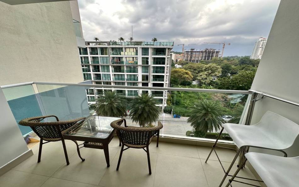 Spacious 44 sqm 1BR CityView Condo for Sale at The View, Cozy Beach Property Excellence