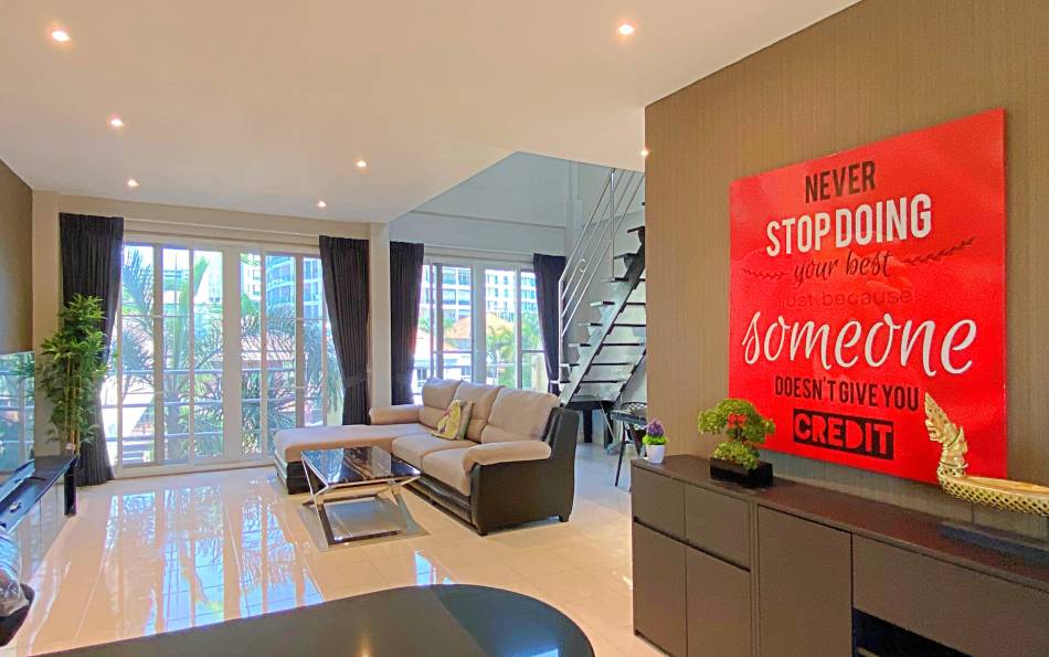 2bedroom condo for rent in Moonlight Hill on Pratumnak Property