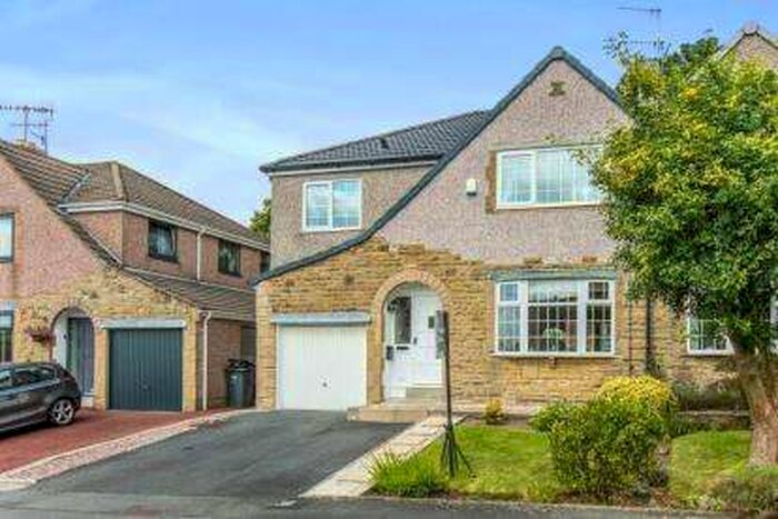 Houses for sale & to rent in BB8 7DY, Cockhill Lane, Boulsworth