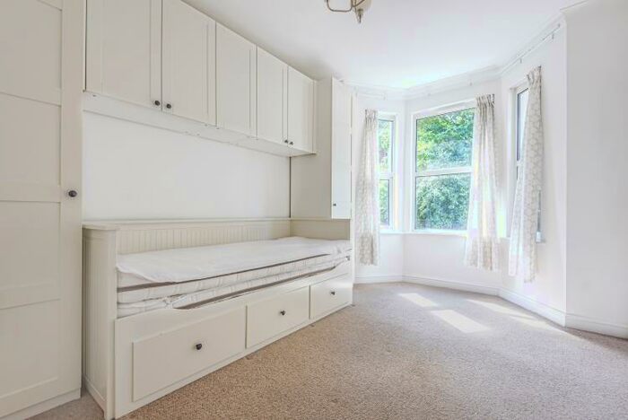2 Bedroom Apartment To Rent In Sandrock Road Lewisham, SE13