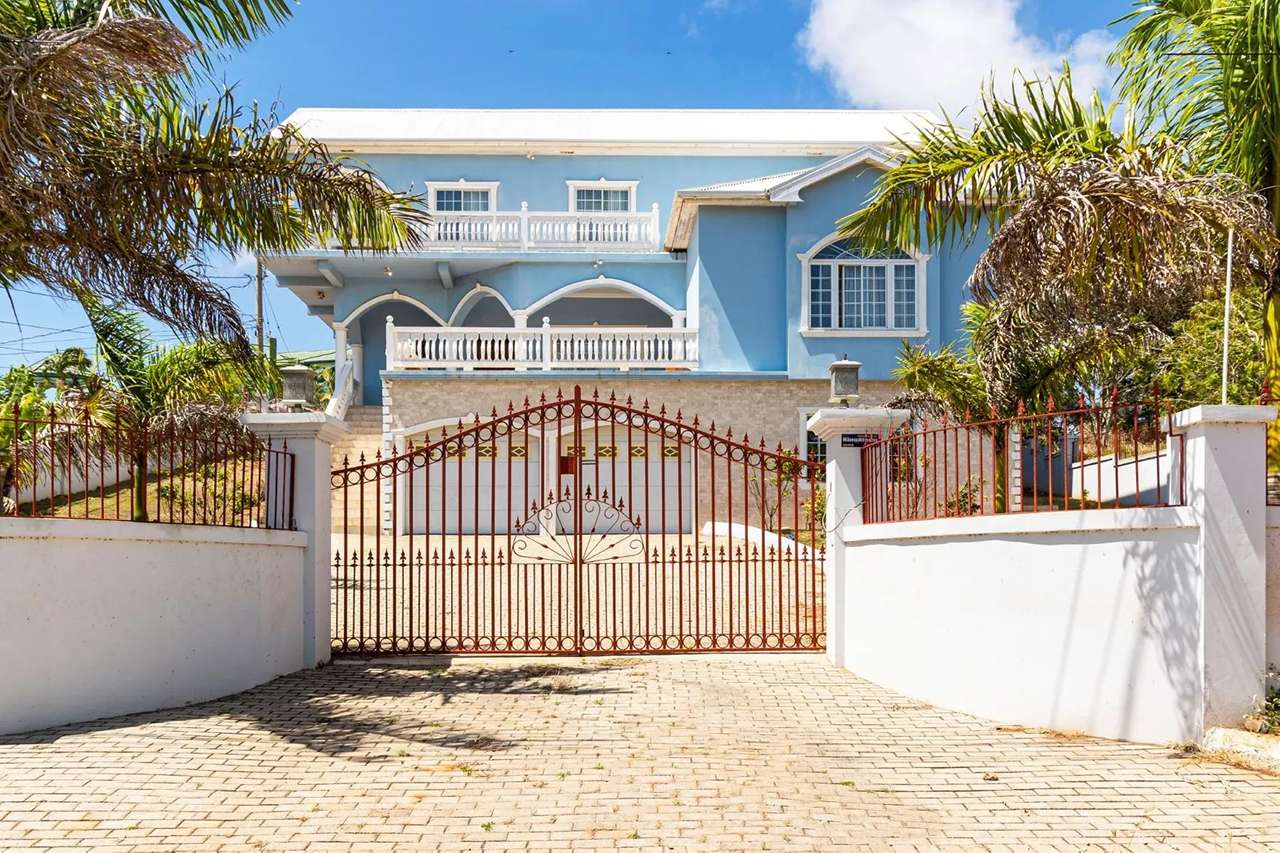 Luxury 6 Bedroom 6 Bathroom House for sale on Eden Villa Rd, Southfield