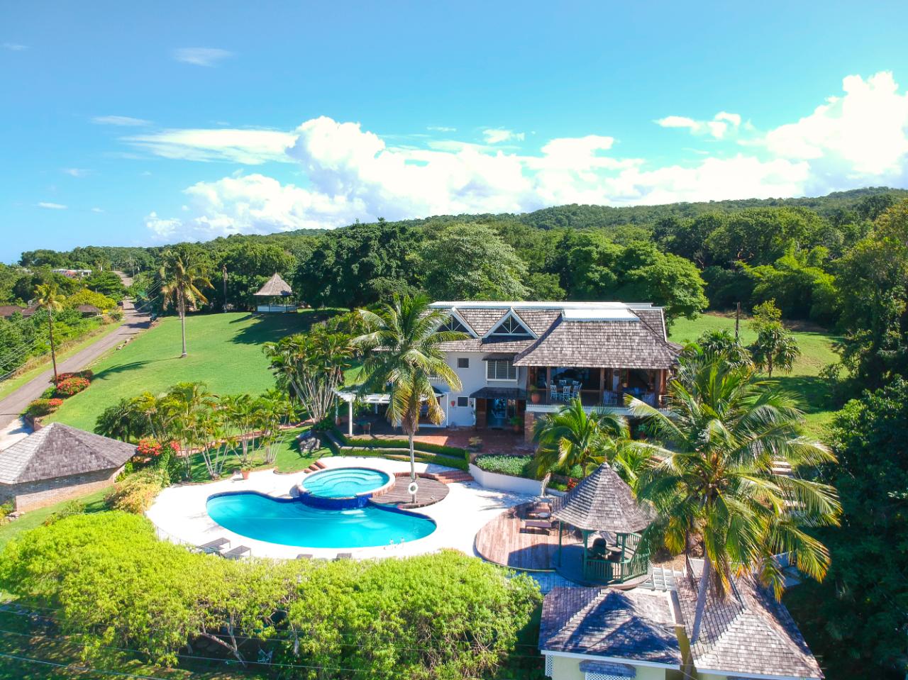 Prestigious 5 Bedroom Gated Villa in Silver Sands Estate, Trelawny