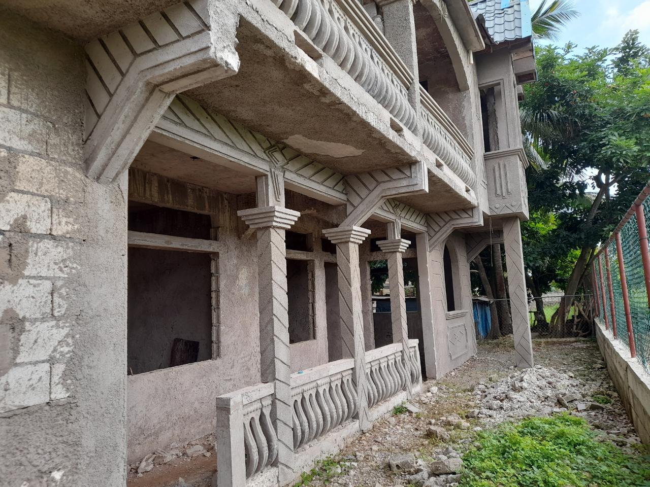 Beautiful Unfinished 16 Bedroom Property in Villmore, Spanish Town, St