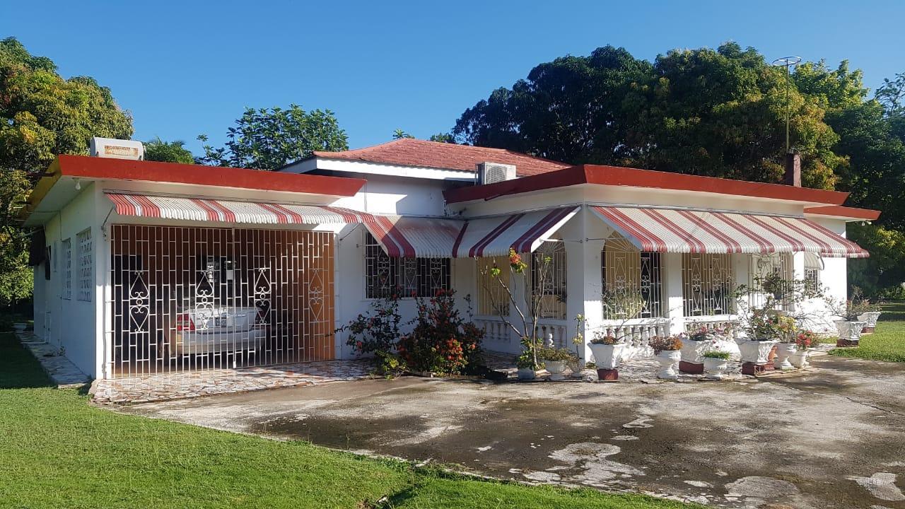 Reasonably Priced 3 Bedroom House For Sale in Petersfield, Westmoreland