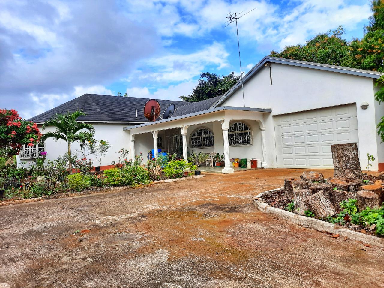 British Designed Semi Furnished 3 Bedroom 3 Bathroom House for sale in Linstead, St Catherine