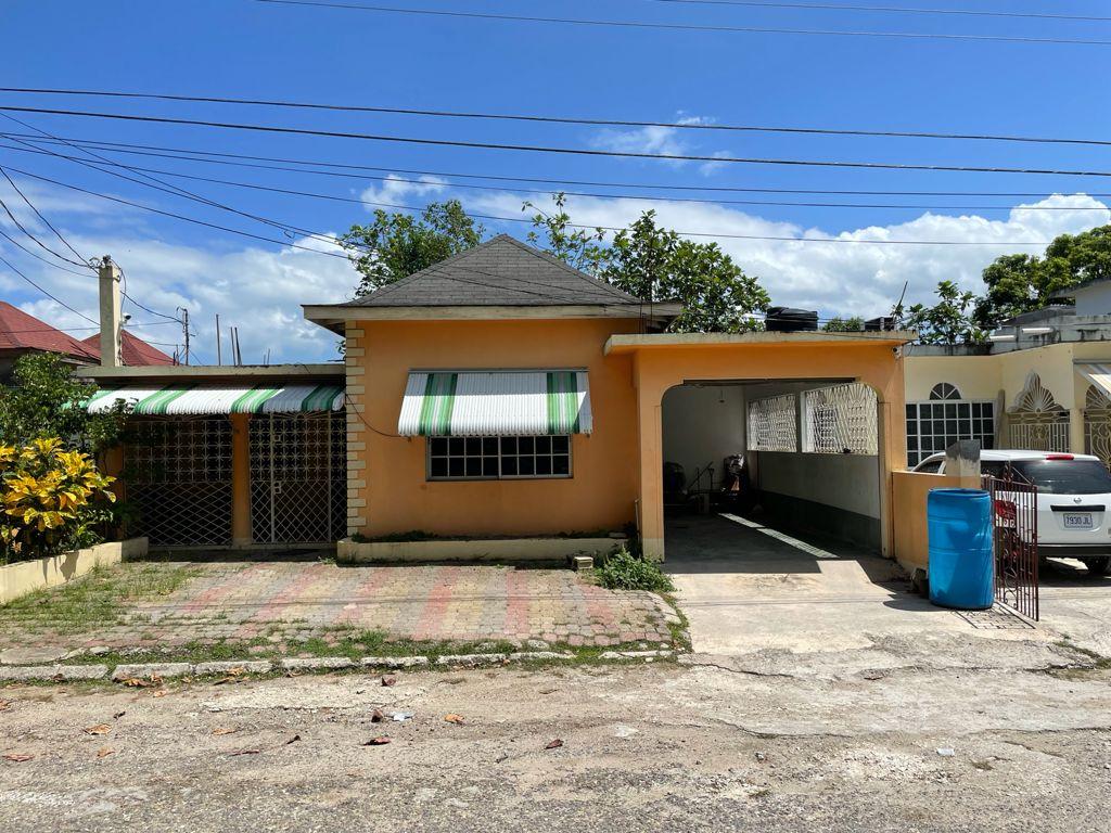 5 Bedroom 3 Bathroom House For Sale in Llandilo, Savannalamar