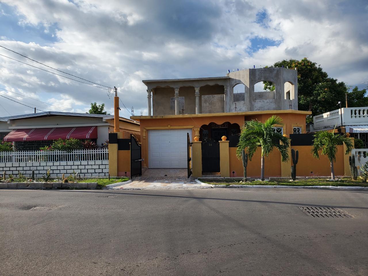 Moveinready 3 Bedroom 4 Bathroom House For Sale in Gregory Park