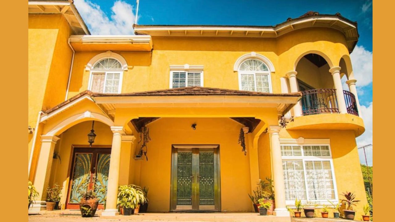 Beautiful 6 Bedroom 5 Bathroom House For Sale in Cave, Westmoreland