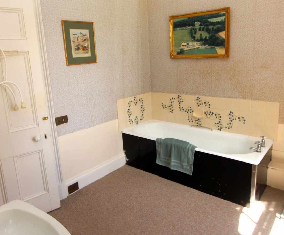 Large holiday home sleeping 25, rent Burgie House near Forres