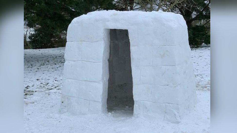 No business like snow business estate agent lists ‘£250,000 igloo