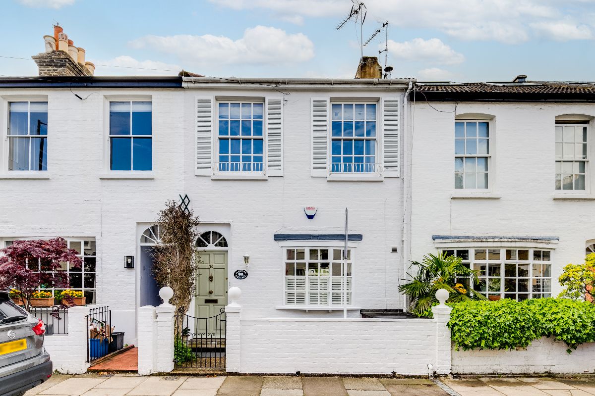 1000_RS0549 RS0549 Jasmine Cottage, Archway Street, SW13 Property