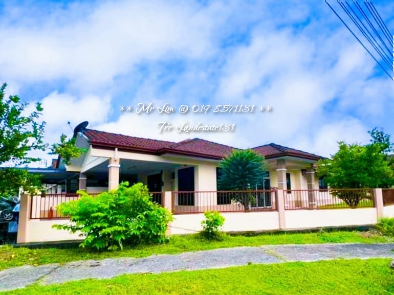 Single Storey corner House at Stakan for Sale Property Sarawak