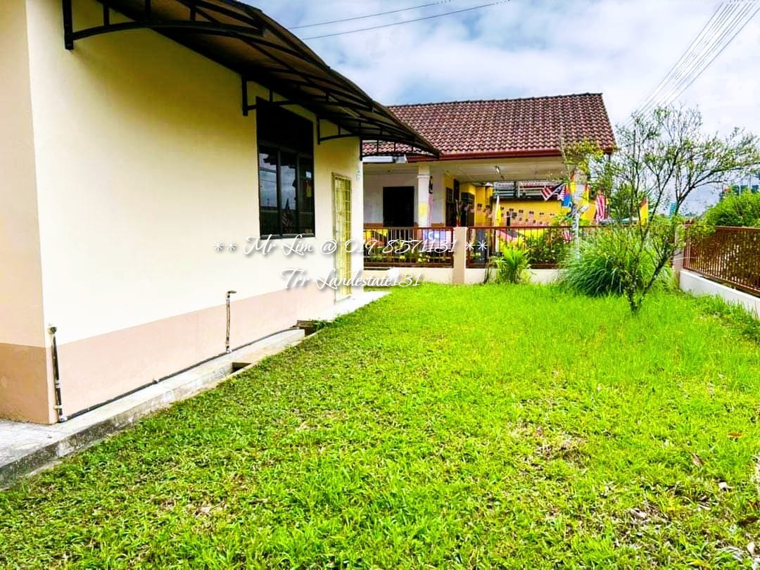 Single Storey corner House at Stakan for Sale Property Sarawak