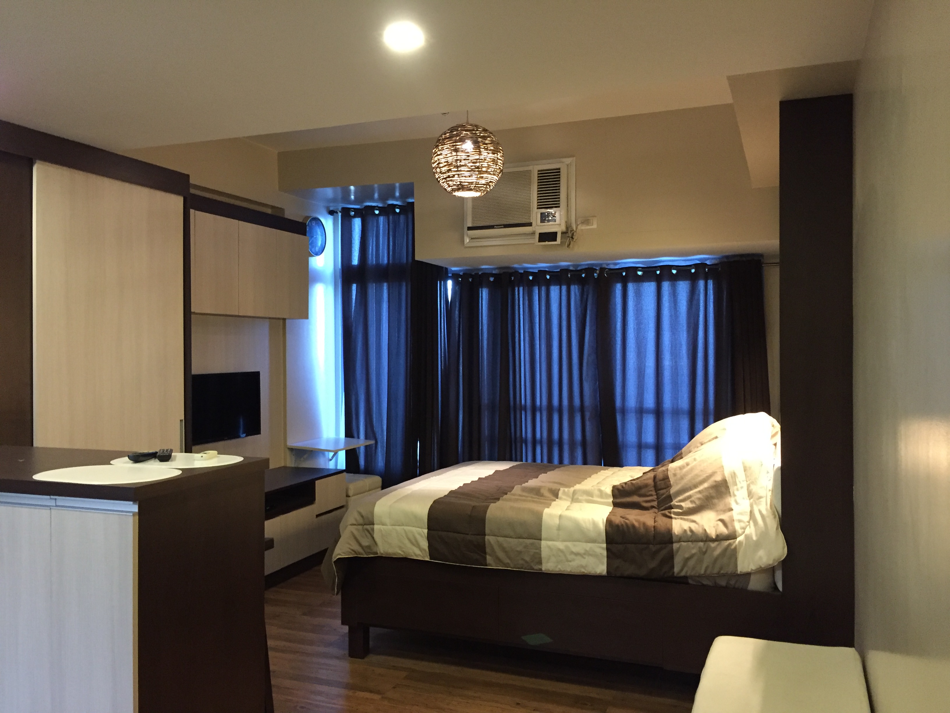 AirBnB Ready Eastwood LeGrand 3 Fully Furnished Studio for Sale by