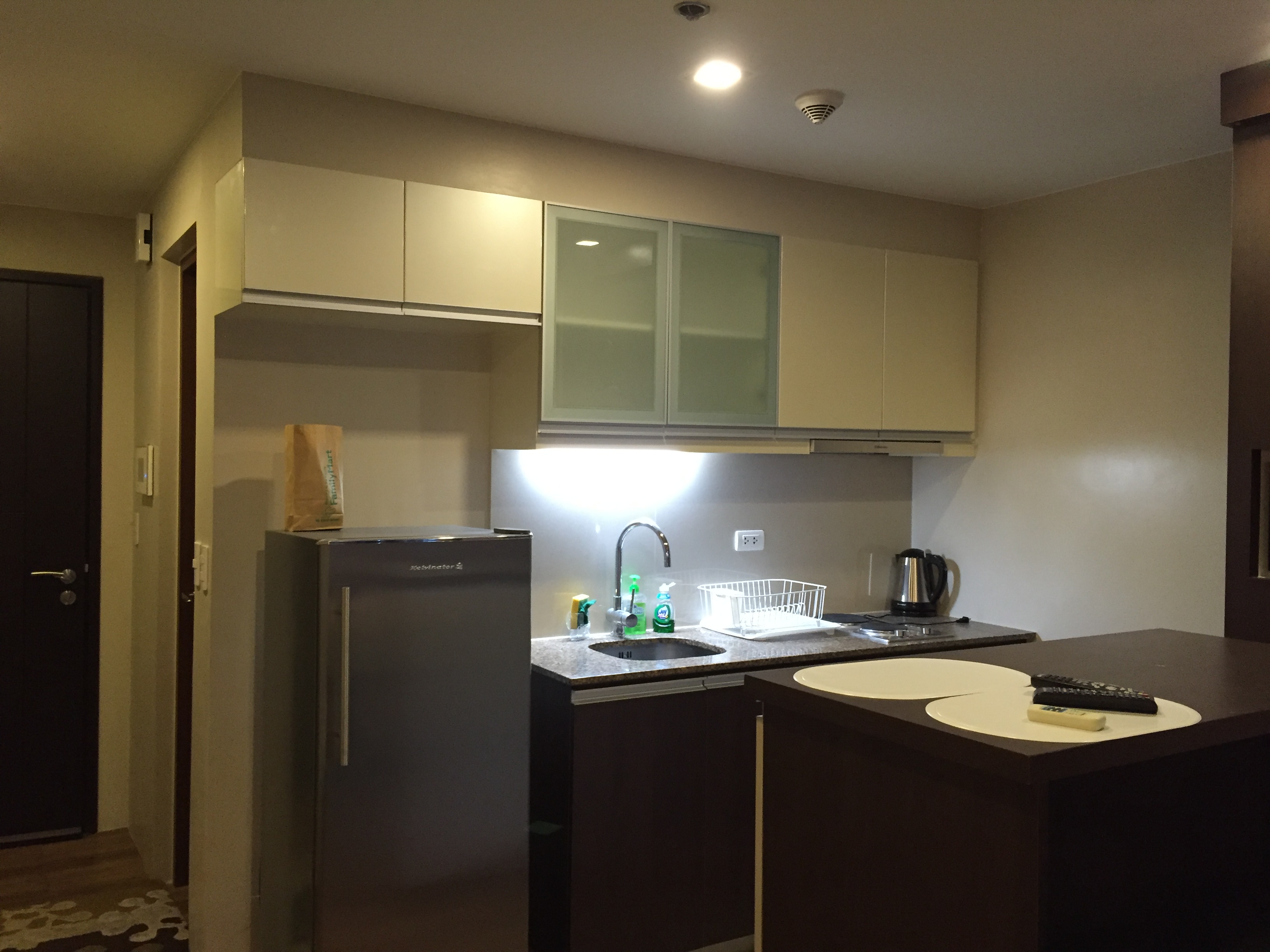 AirBnB Ready Eastwood LeGrand 3 Fully Furnished Studio for Sale by